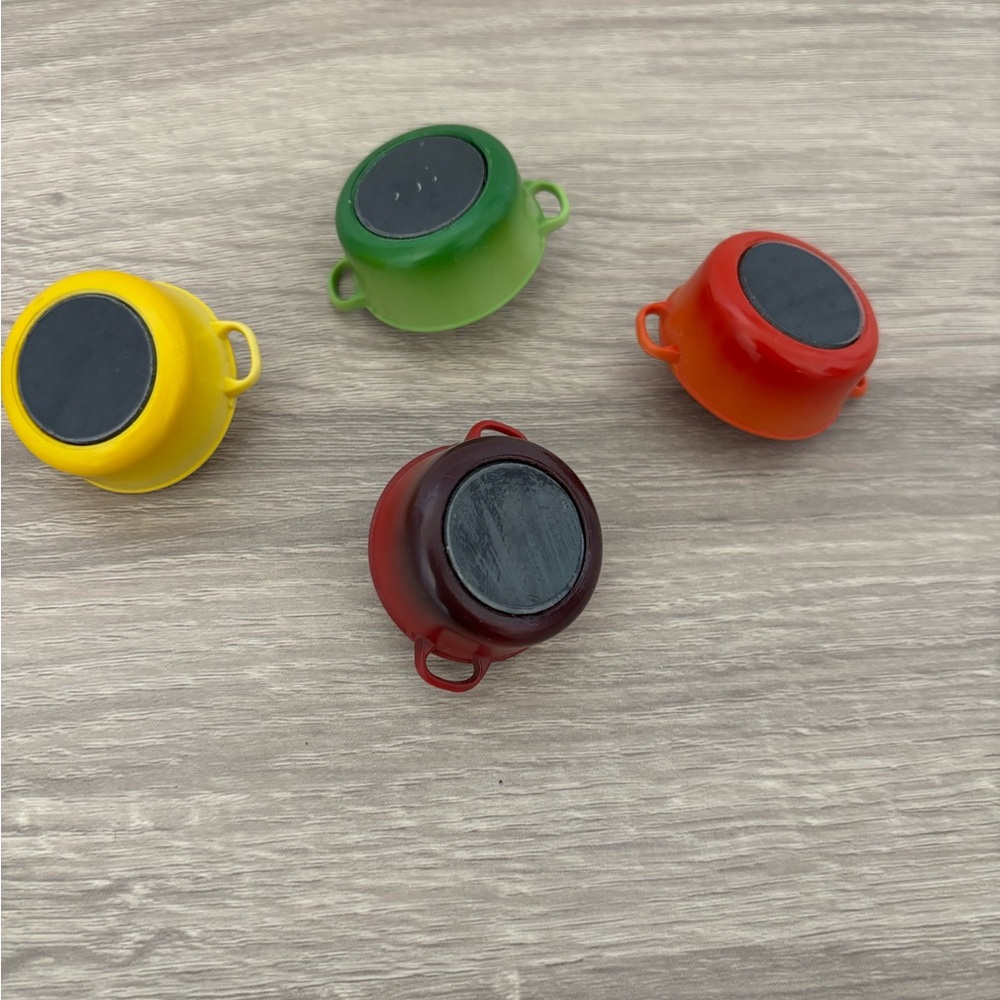 Le Creuset Colorful Mini Dutch Oven Magnet Set - Yellow, Green, Orange, Red - Picture 2 of 2